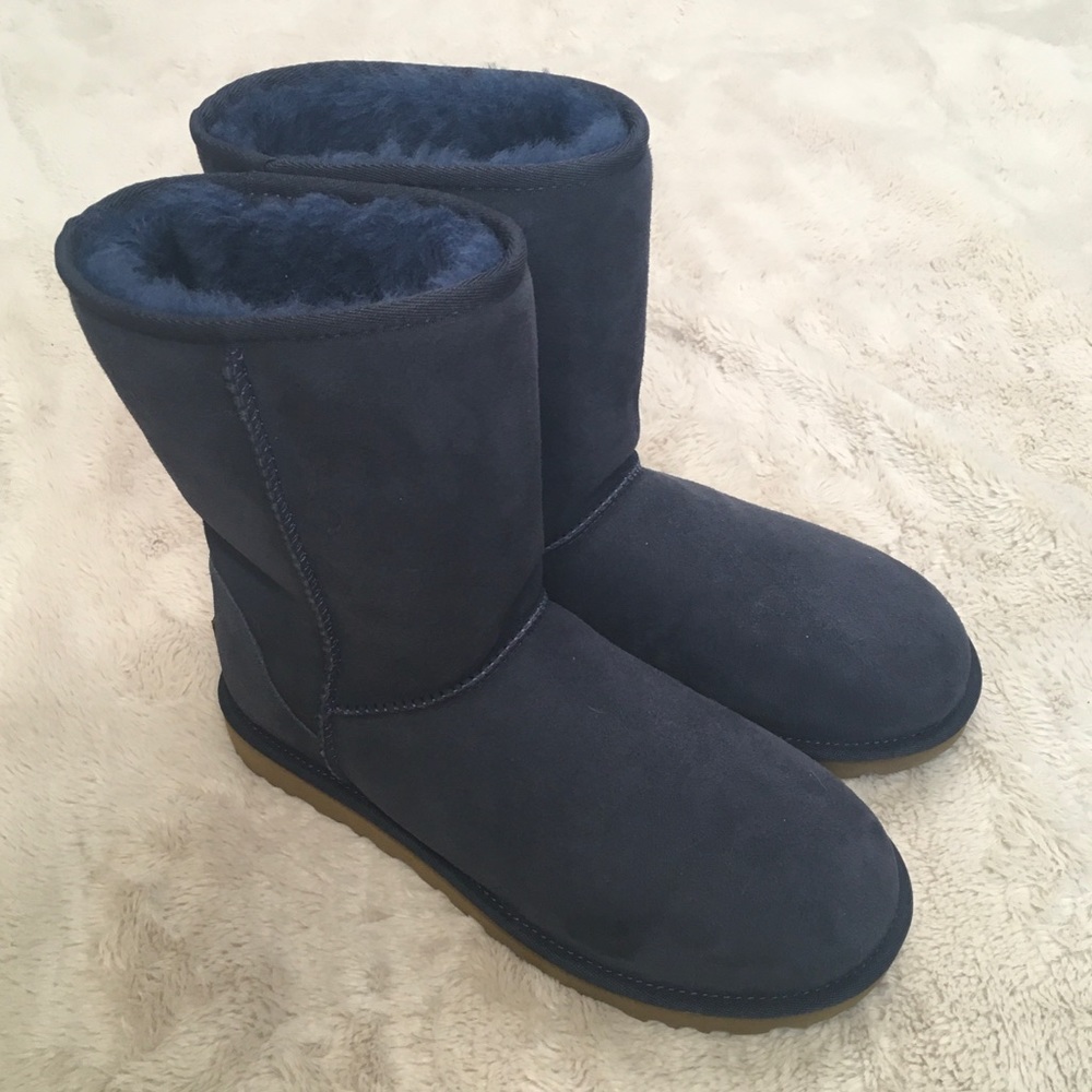 NEW Ugg Navy Classic Short II Boots Size 9